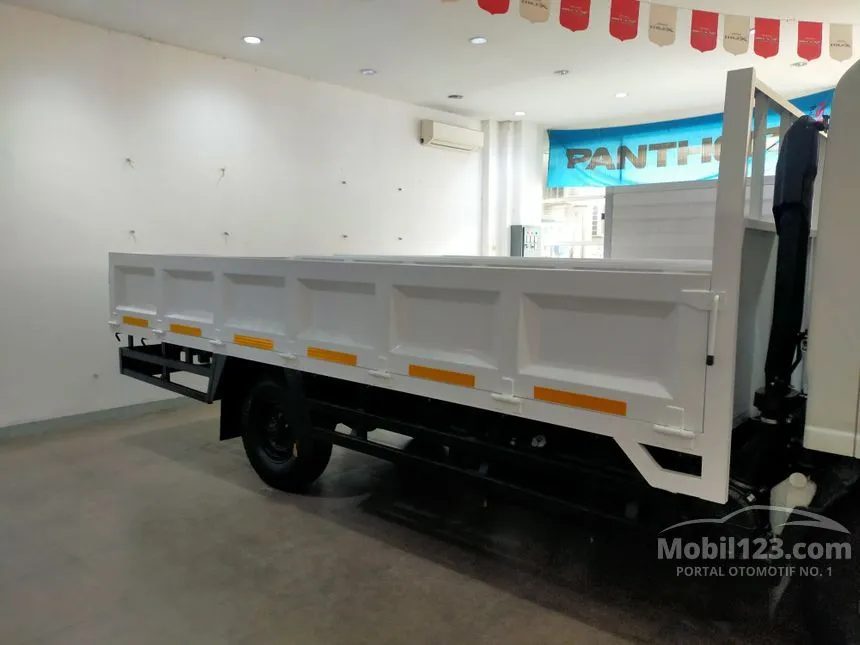 2023 Isuzu Elf NLR Truck