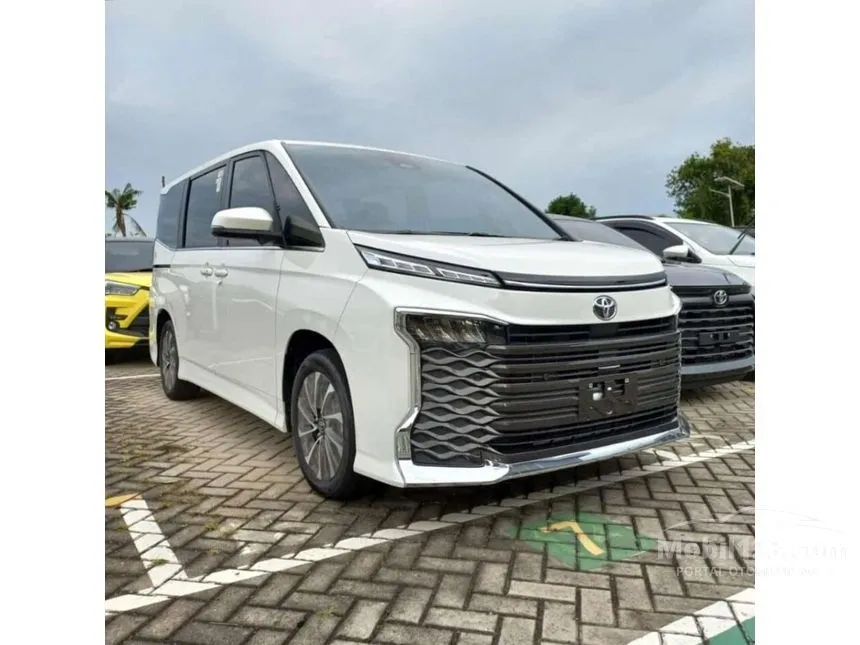 Jual Mobil Toyota Voxy 2023 2.0 di Banten Automatic Van Wagon Putih Rp 538.000.000