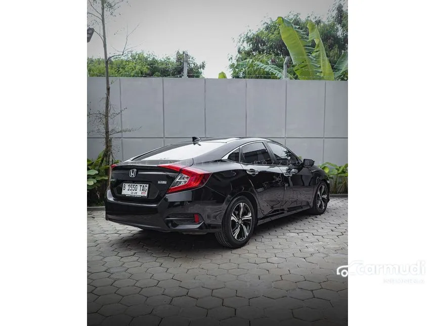 2018 Honda Civic ES Sedan