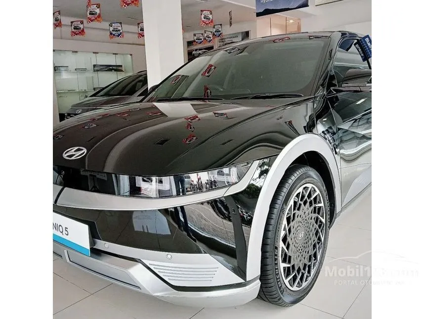 Jual Mobil Hyundai IONIQ 5 2023 Long Range Signature di Jawa Barat Automatic Wagon Hitam Rp 750.000.000