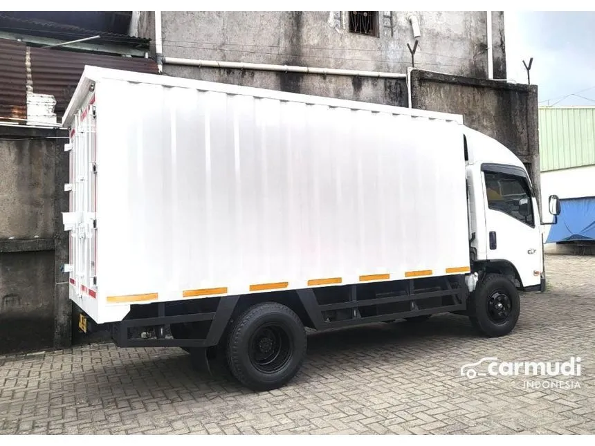 2022 Isuzu Elf NMR 81U Trucks