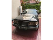 1989 Mercedes-Benz 300E Sedan