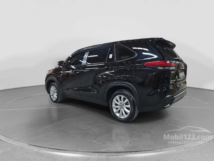 2022 Toyota Kijang Innova Zenix V (Non Premium Color) MPV