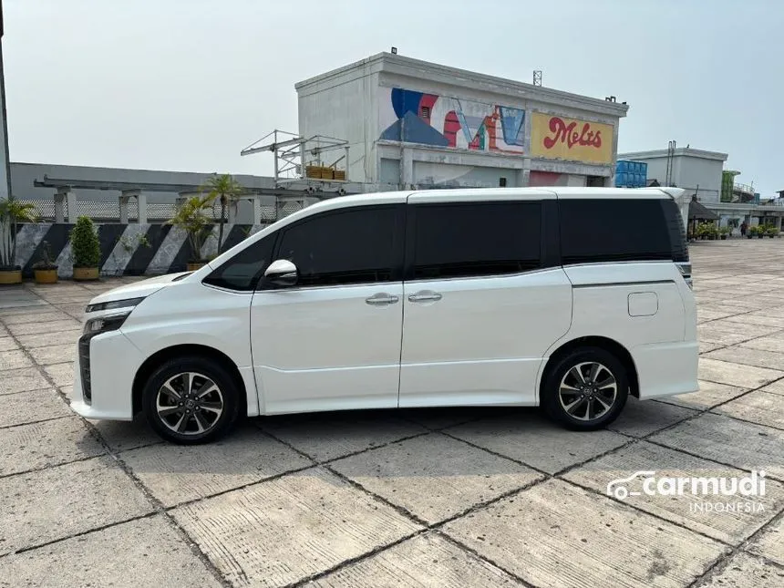 2017 Toyota Voxy MPV