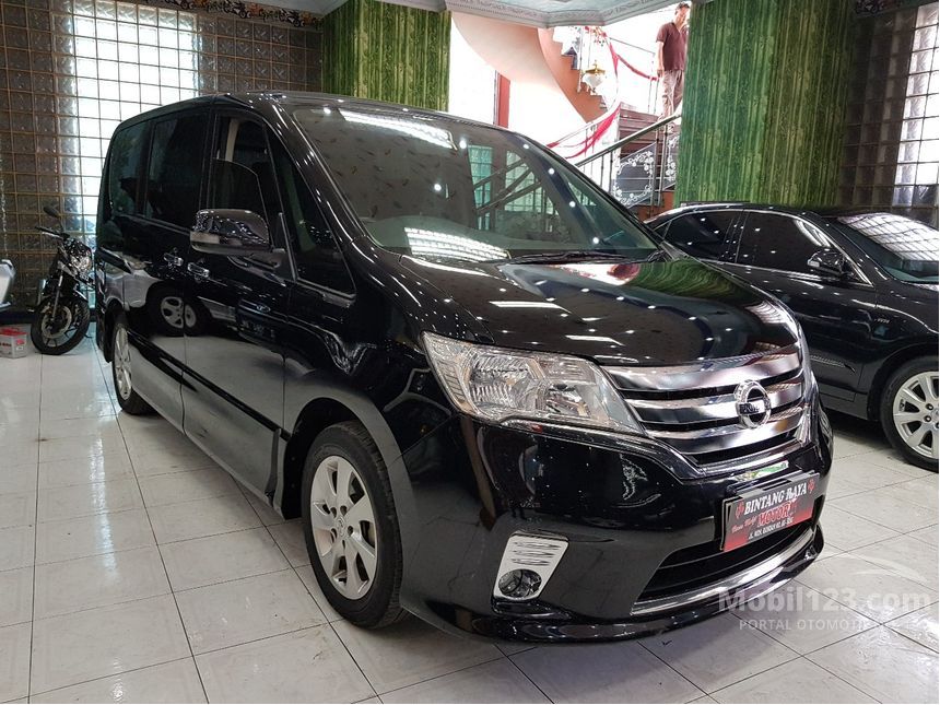 Jual Mobil Nissan Serena 2014 Panoramic 2.0 di Jawa Barat 