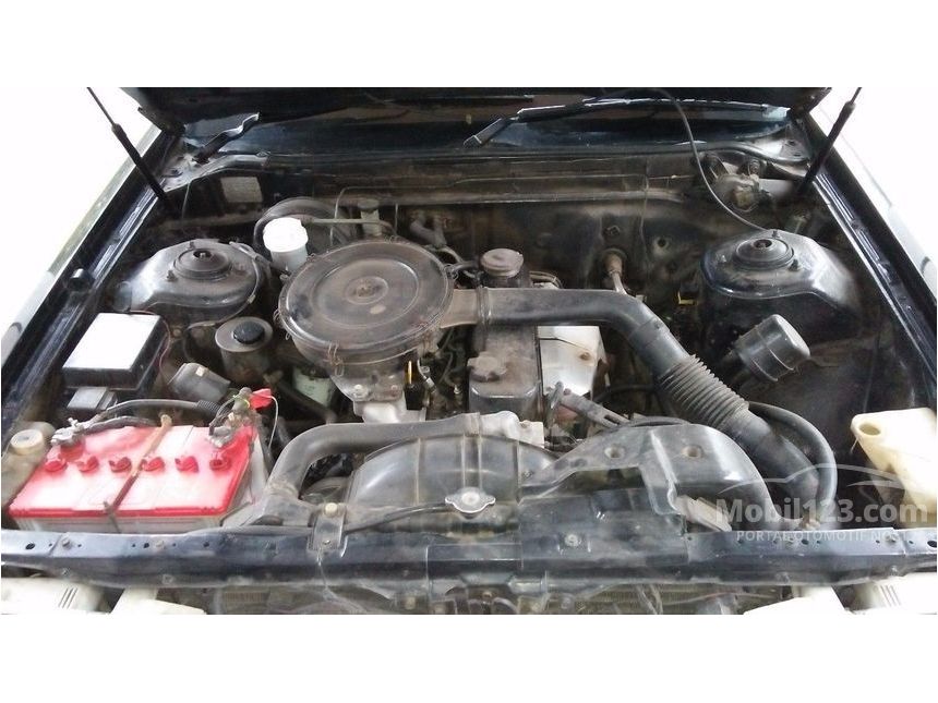 Jual Mobil  Nissan  Cedric 2004 3 3 Diesel  Sedan  3 3 di Jawa 