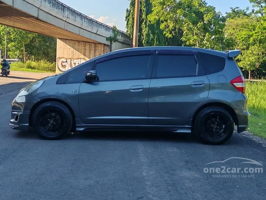 2012 Honda JAZZ V Hatchback