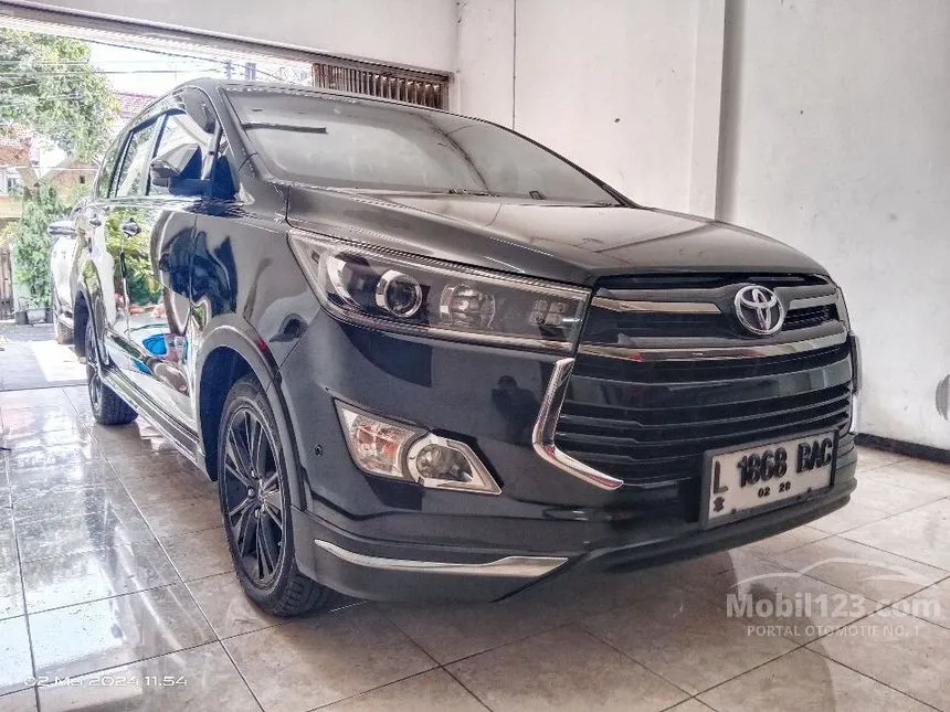 Jual Mobil Toyota Innova Venturer 2018 2.4 di Jawa Timur Automatic Wagon Hitam Rp 398.000.000