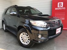 2015 Toyota Fortuner 3.0 (ปี 12-15) V SUV AT