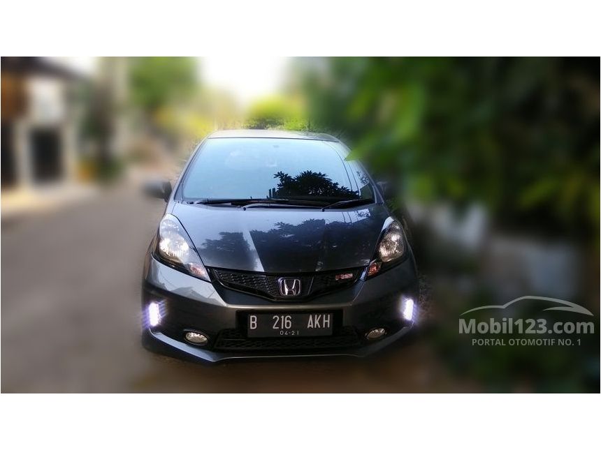 Jual Mobil Honda Jazz 2014 RS Black Top Limited Edition 1 