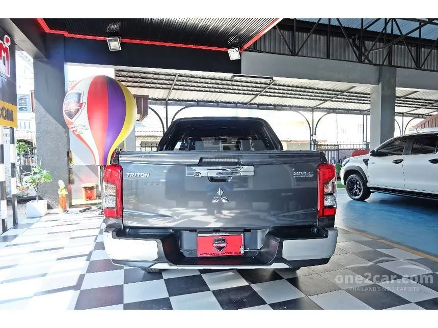 2018 Mitsubishi TRITON GLX Plus Mega Cab Pickup