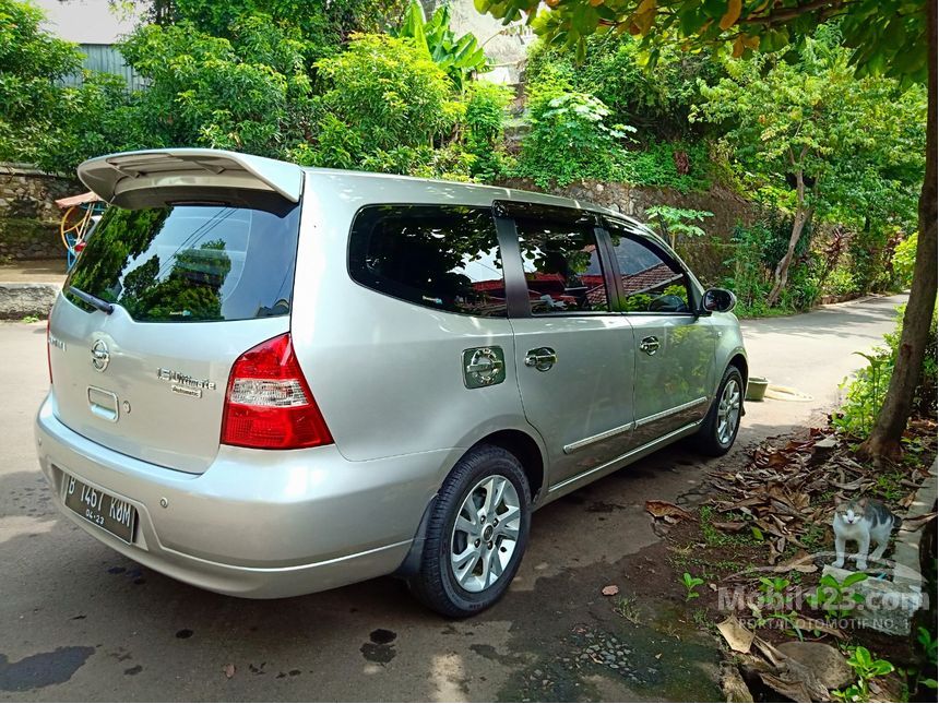 2013 Nissan Grand Livina Ultimate MPV