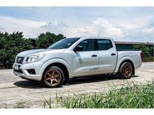 2017 Nissan NP 300 Navara 2.5 DOUBLE CAB S Pickup MT