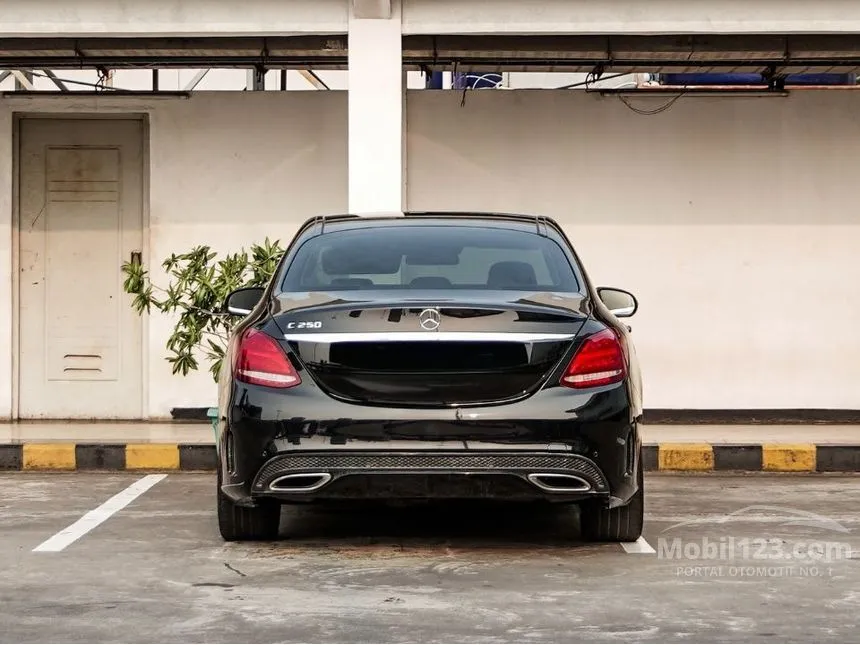 2015 Mercedes-Benz C250 AMG Sedan