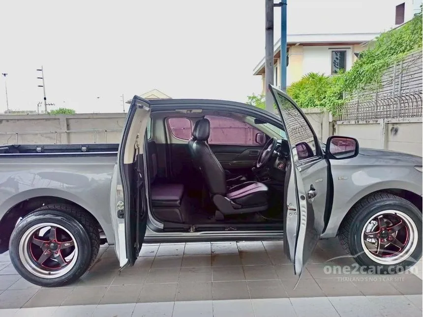 2016 Mitsubishi TRITON GL Mega Cab Pickup