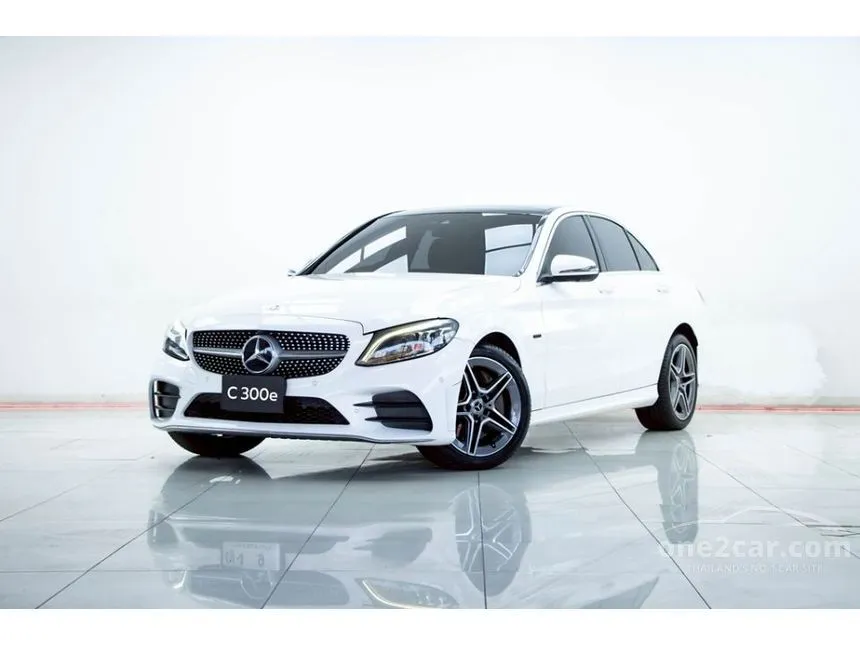 2024 Mercedes-Benz C300 e AMG Dynamic Sedan