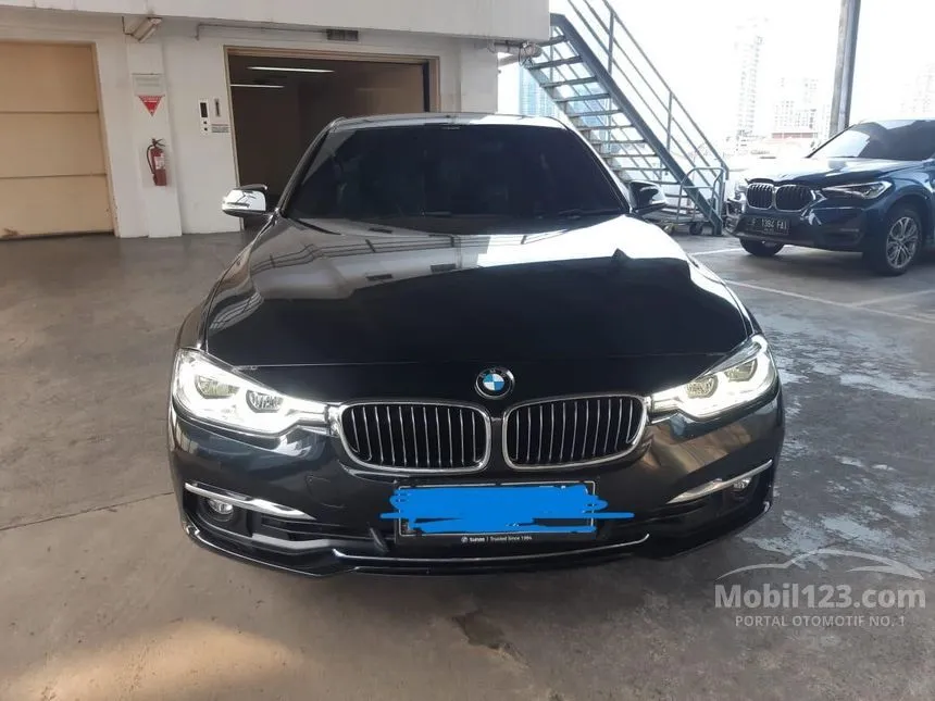 Jual Mobil BMW 320i 2018 Luxury 2.0 di DKI Jakarta Automatic Sedan Hitam Rp 450.000.000