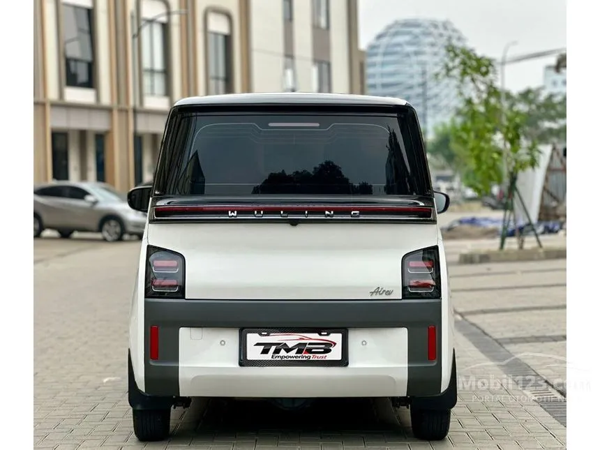 2022 Wuling Air EV Long Range Hatchback