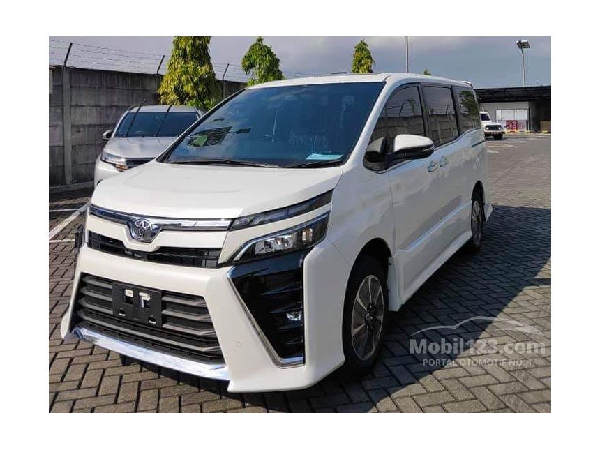 Toyota voxy 2019 фото