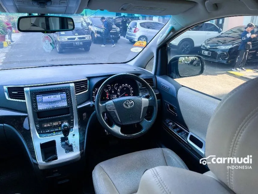 2014 Toyota Alphard SC MPV