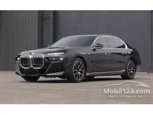 2023 BMW 735i 3.0 M Sport Sedan