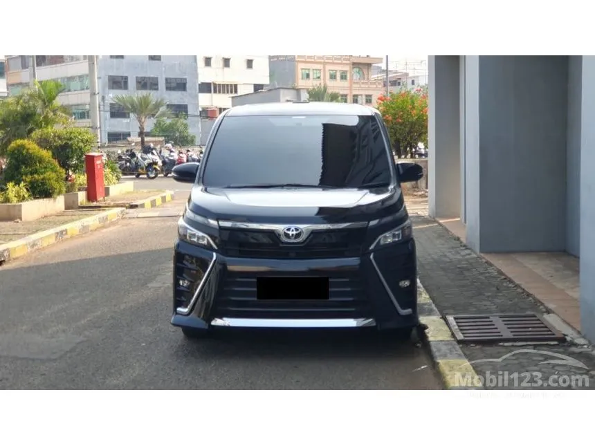 2020 Toyota Voxy MPV