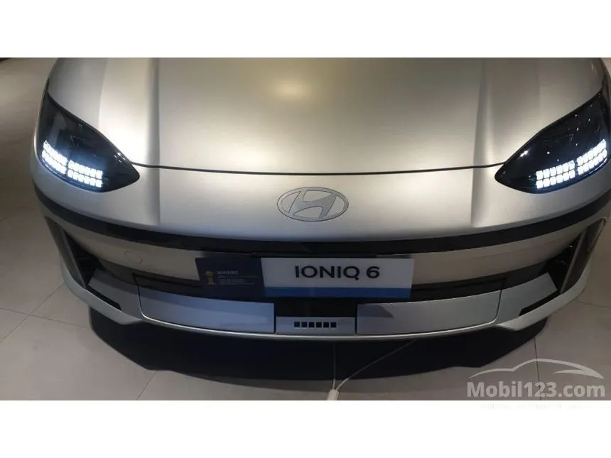 Jual Mobil Hyundai IONIQ 6 2024 Signature Long Range di DKI Jakarta Automatic Sedan Silver Rp 1.223.500.000