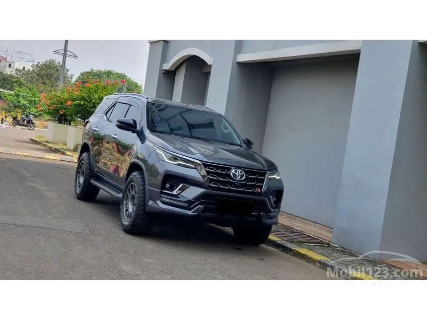 2022 Toyota Fortuner GR Sport 4X2 SUV