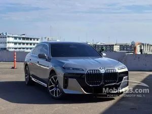 2023 BMW 735i 3.0 M Sport Sedan