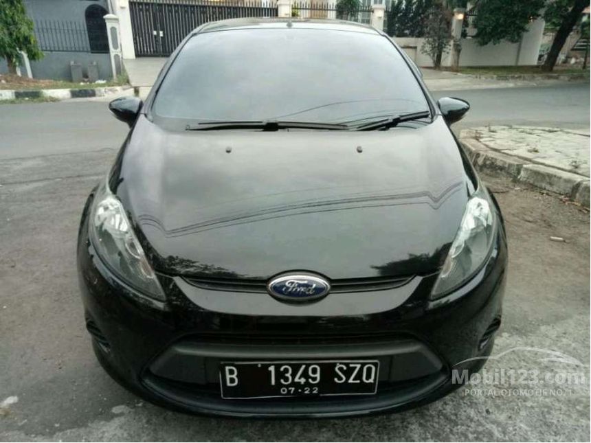 2012 Ford Fiesta Trend Hatchback