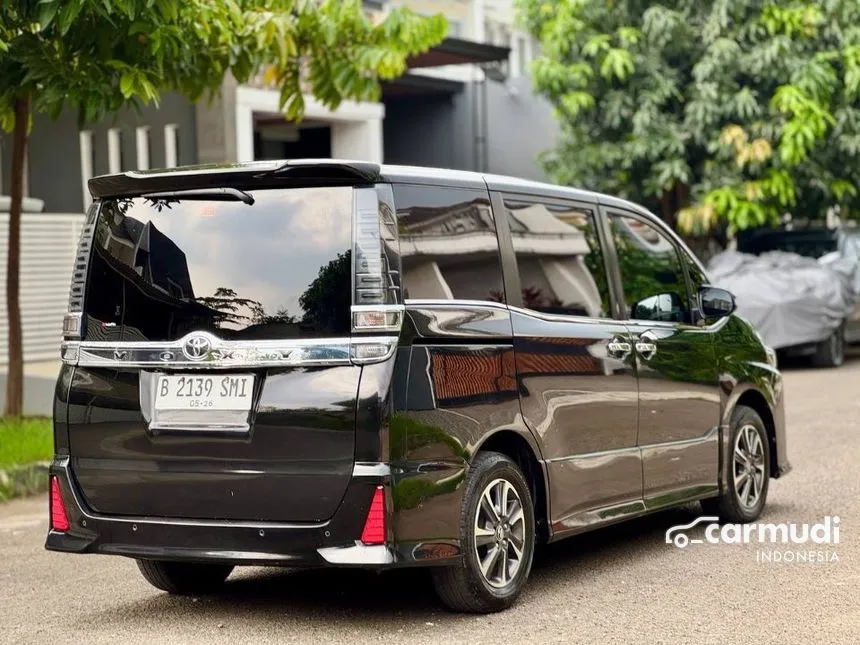 2018 Toyota Voxy MPV