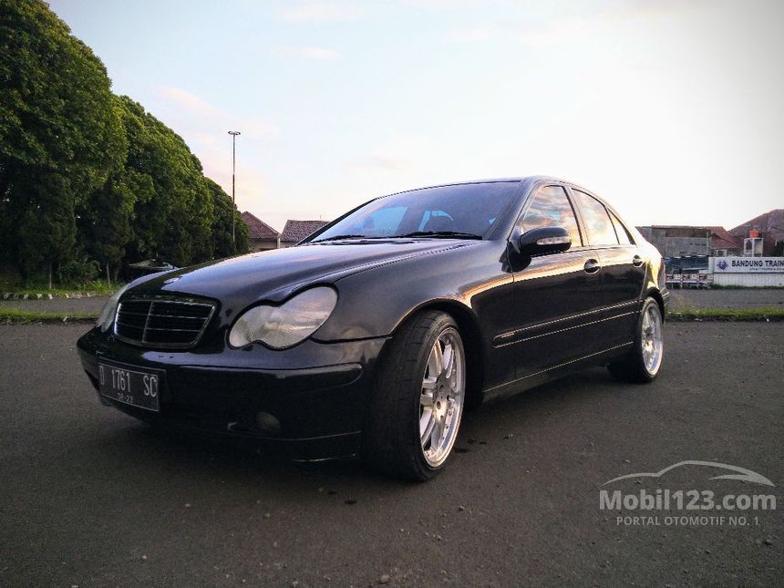 Мерседес c180 w203