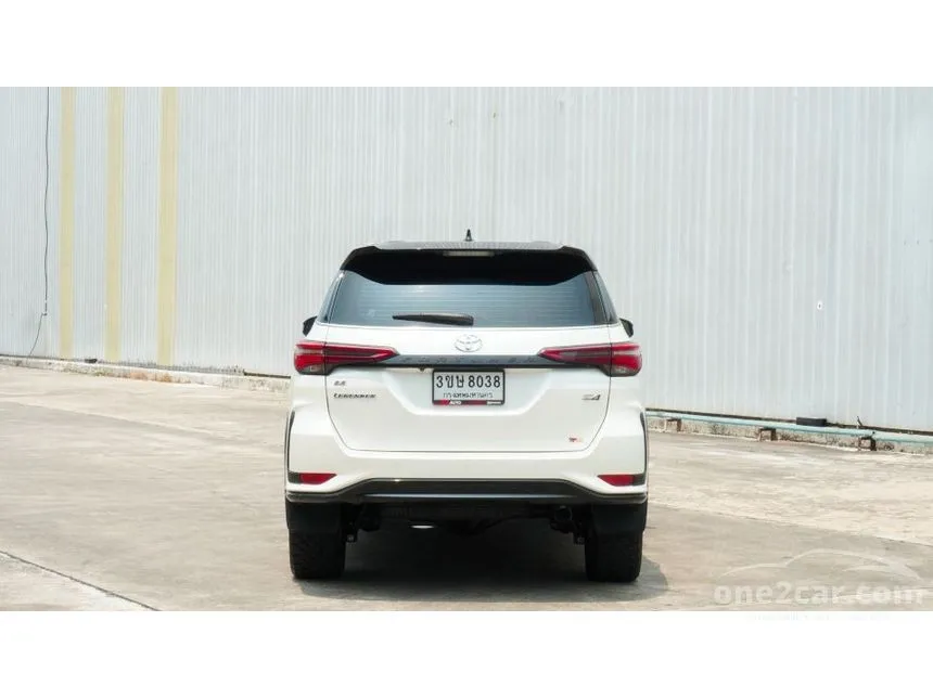 2023 Toyota FORTUNER Legender (Black top) SUV