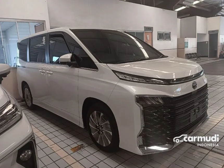 Jual Mobil Toyota Voxy 2024 2.0 di Jawa Barat Automatic Van Wagon Putih Rp 610.000.000