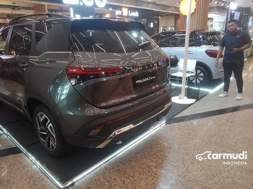 2023 Wuling Almaz RS Pro Wagon