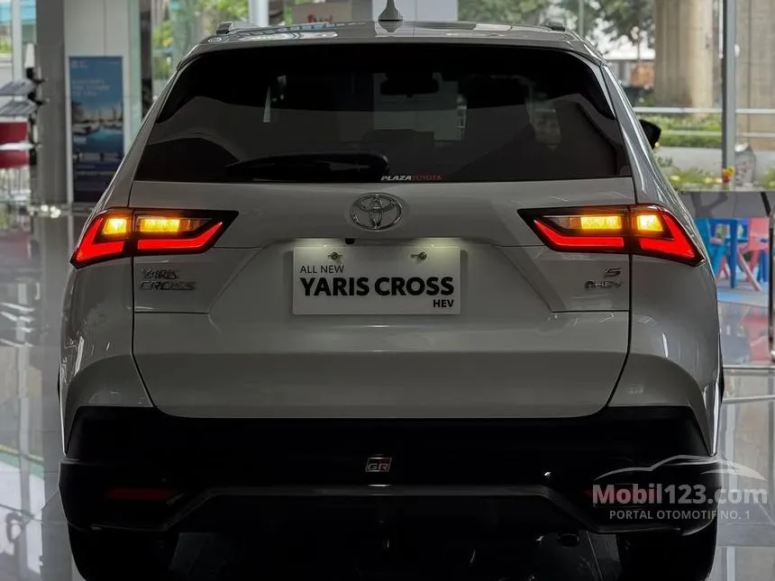 2026 Toyota Yaris Cross S HV with GR Parts Aero Pkg SUV