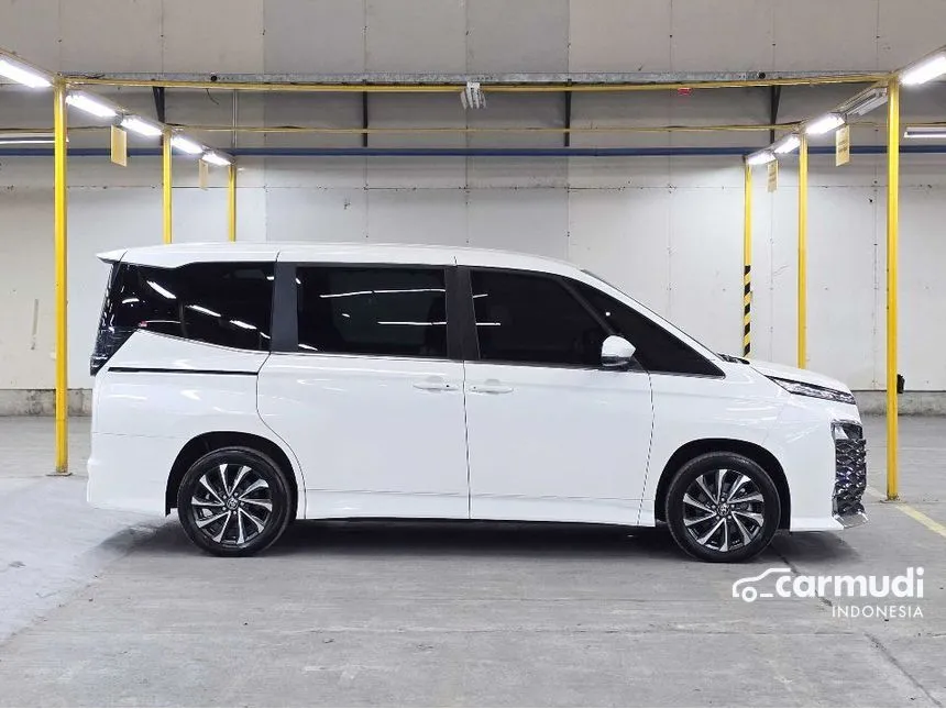 2024 Toyota Voxy (Premium Color) MPV