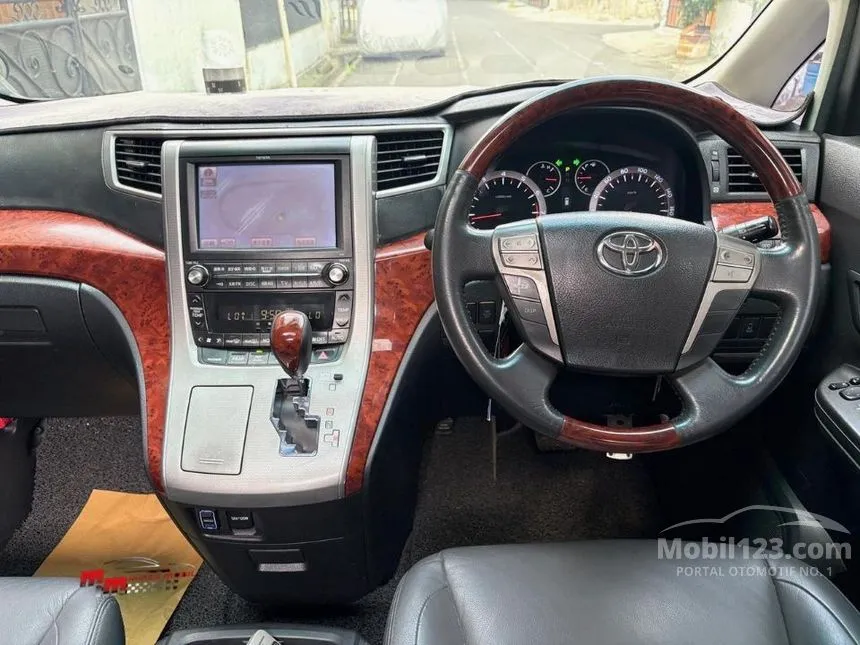 2010 Toyota Vellfire Z MPV