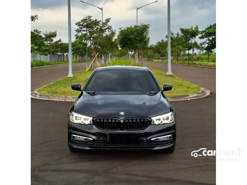 2018 BMW 520i Luxury Sedan