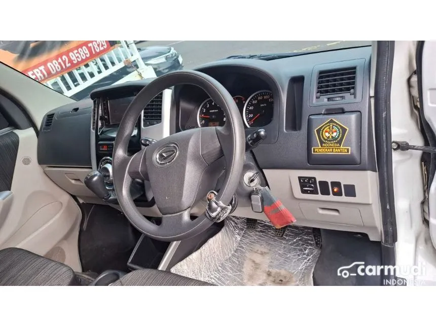 2021 Daihatsu Luxio X Van