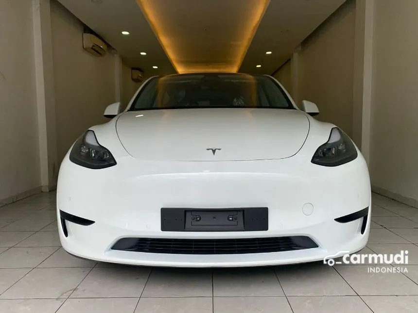 2022 Tesla Model Y Standard Range Wagon