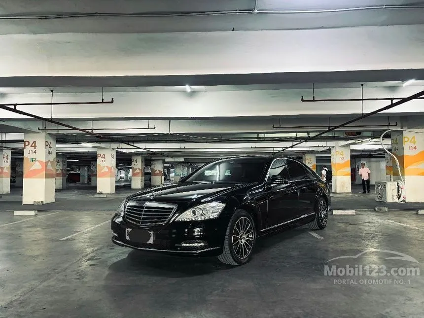 2010 Mercedes-Benz S300L Solitaire Sedan