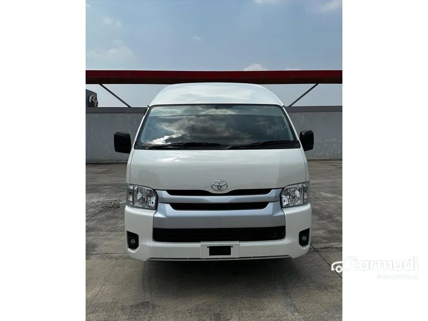 2025 Toyota Hiace Commuter Van