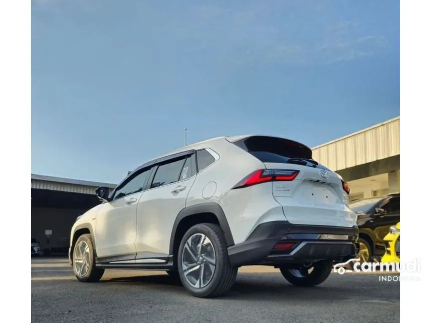 2025 Toyota Yaris Cross S with GR Parts Aero Pkg SUV