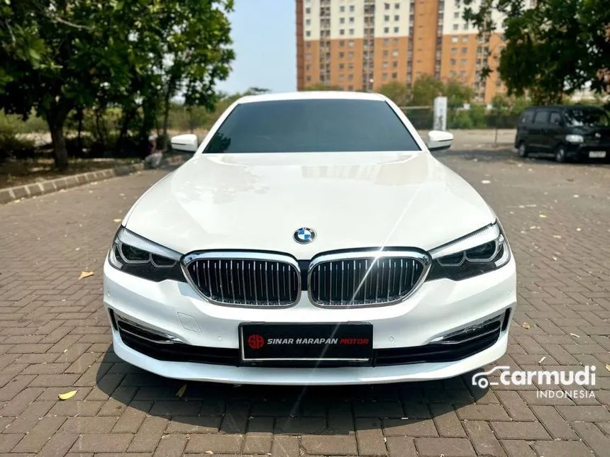 2018 BMW 520i Luxury Sedan