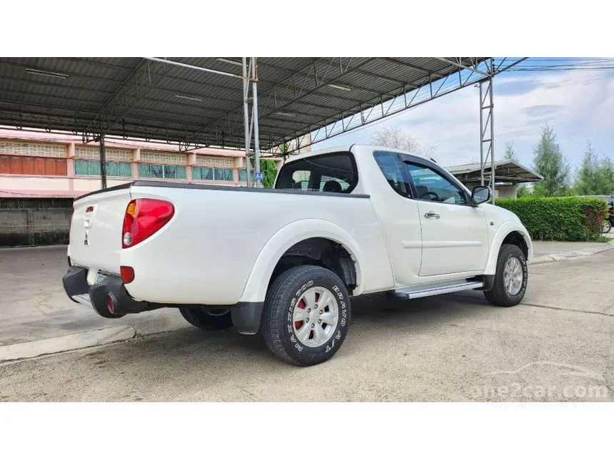 2015 Mitsubishi TRITON GLS Plus Mega Cab Pickup