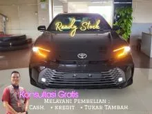 2025 Toyota Camry 2,5 HV TSS 2 (Premium Color) Sedan Warna Hitam dan Putih Ready Stock