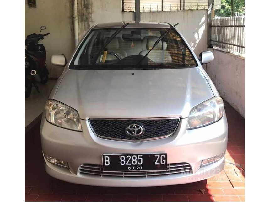 mobil: Mobil Vios 2005