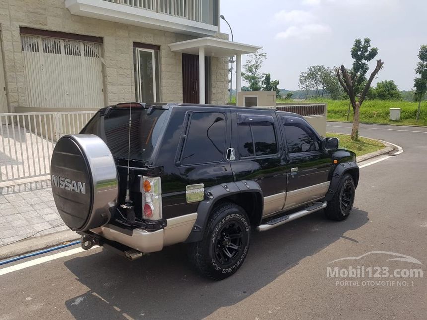 Jual Mobil Nissan Terrano 2003 Kingsroad K1 2.4 di Jawa Tengah Manual 