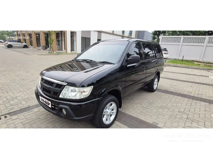 2013 Isuzu Panther LV Adventurer SUV